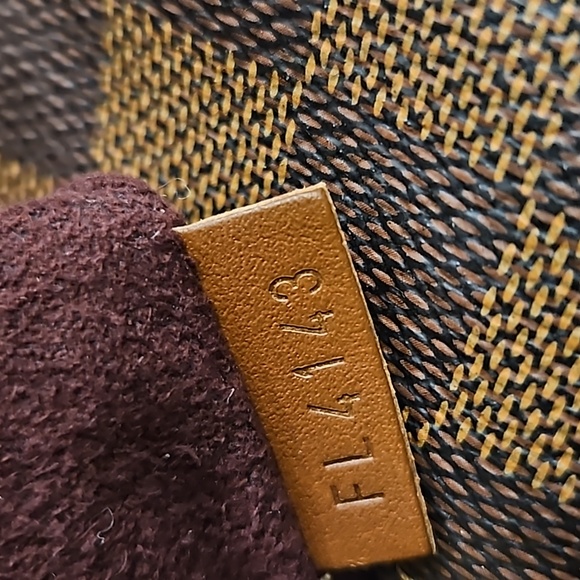 Louis Vuitton Damier Ebene Ascot - Picture 5 of 16